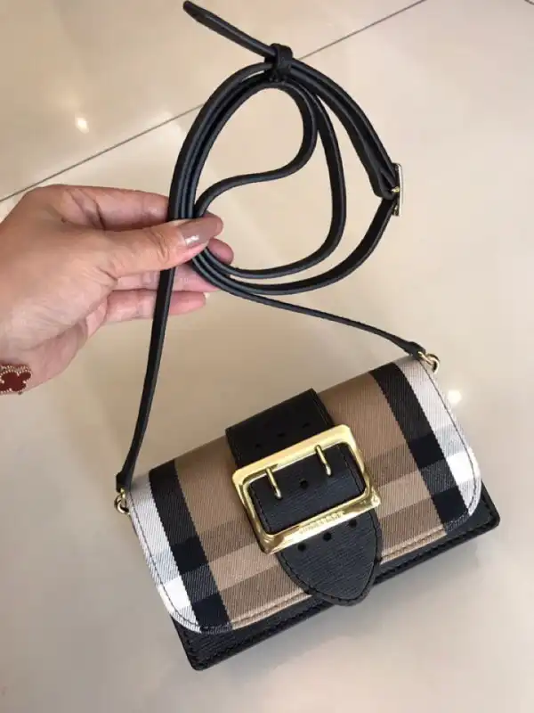 Yupoo bagsoffer Burberry The Buckle