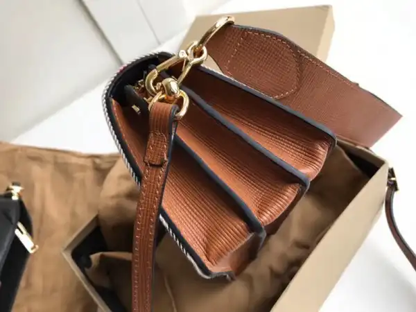 Burberry The Buckle