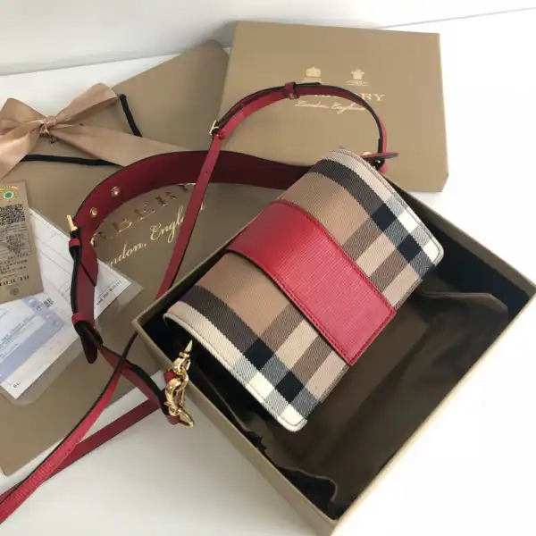 Bagsoffer Burberry The Buckle