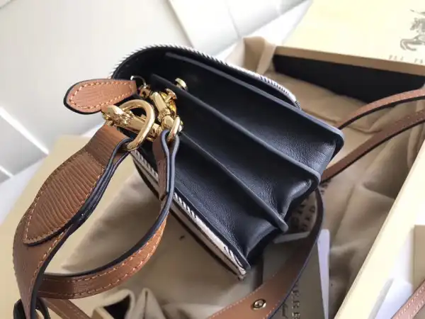 Bagsoffer Burberry The Buckle