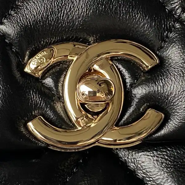 CHANEL HANDLE BAG