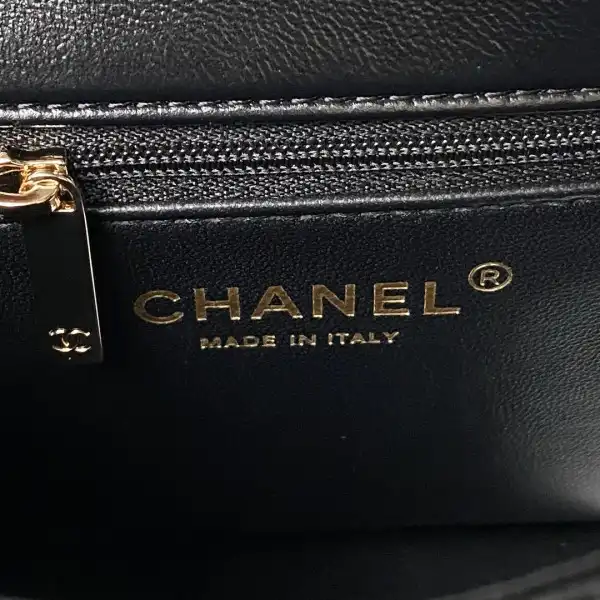 CHANEL HANDLE BAG