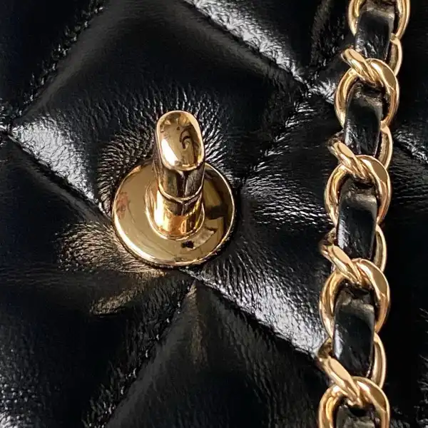 CHANEL HANDLE BAG