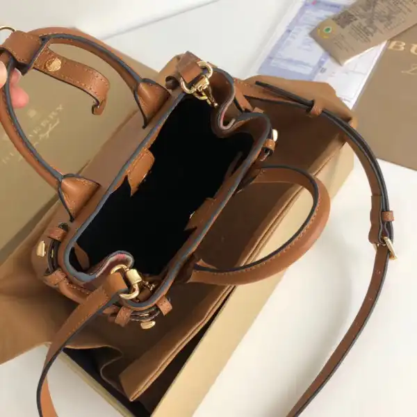 Frstbag ru Burberry The Baby Banner in Leather and House Check