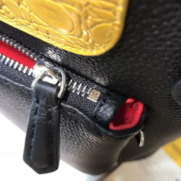 Yupoo bagsoffer Fendi Backpack