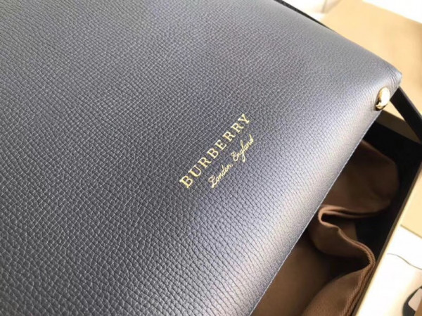 [FREE SHIPPING] Burberry The Small Banner in Leather and House Check