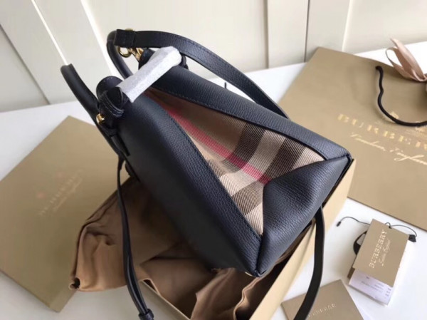 [FREE SHIPPING] Burberry The Small Banner in Leather and House Check