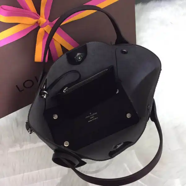 Frstbag ru LOUIS VUITTON HINA PM