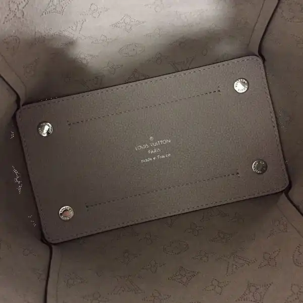 Affordable LOUIS VUITTON HINA PM