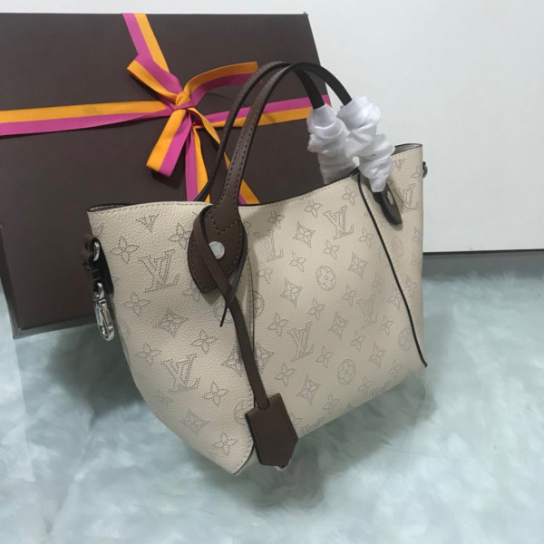 HOT SALE LOUIS VUITTON HINA PM