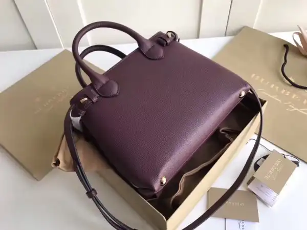 Bagsoffer yupoo Burberry The Small Banner in Leather and House Check