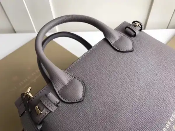 First bag ru Burberry The Small Banner in Leather and House Check