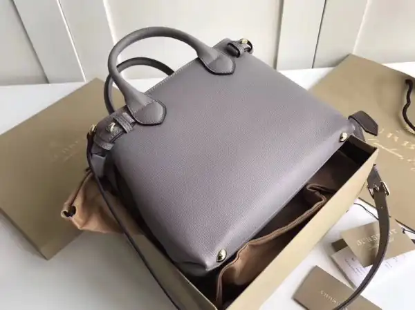 First bag ru Burberry The Small Banner in Leather and House Check