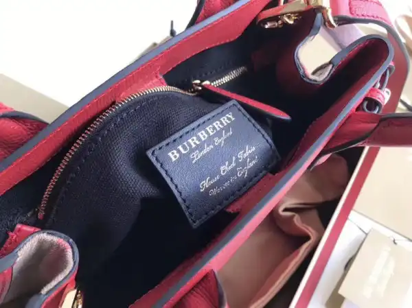 First bag ru Burberry The Small Banner in Leather and House Check