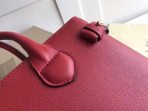 First bag ru Burberry The Medium Banner in Leather and House Check