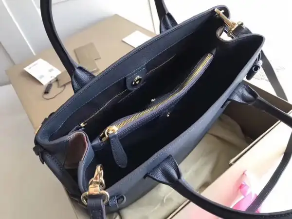 First bag ru Burberry The Medium Banner in Leather and House Check