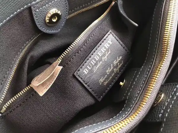 Burberry The Medium Banner in Leather and House Check