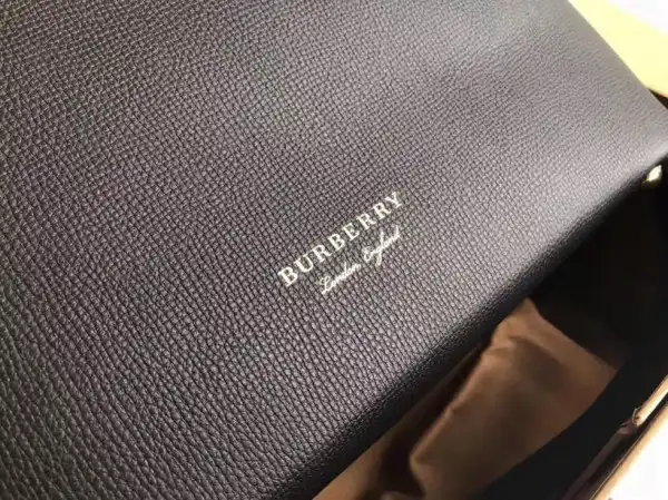 Burberry The Medium Banner in Leather and House Check