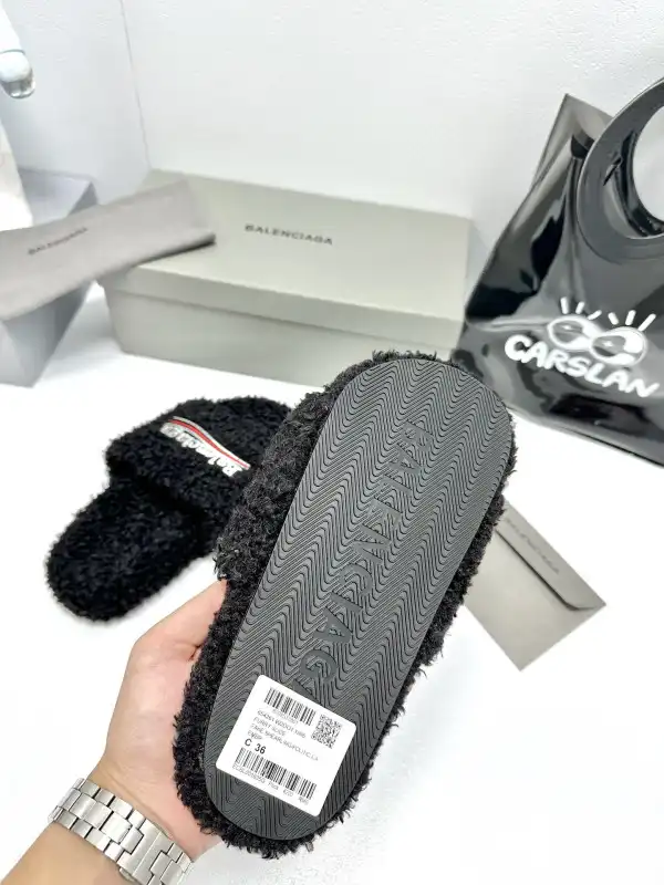 Firstbag Ru BALENCIAGA SANDALS