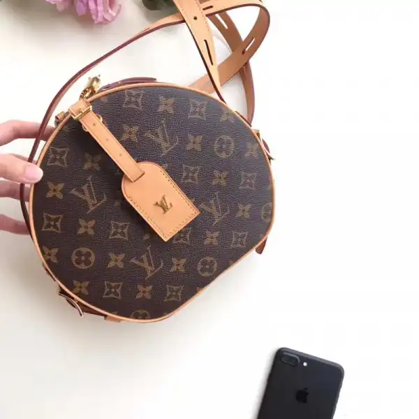 First bag ru Louis Vuitton PETITE BOITE CHAPEAU