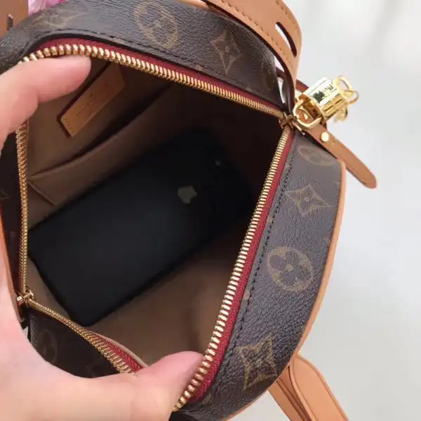 Frstbag ru Louis Vuitton PETITE BOITE CHAPEAU