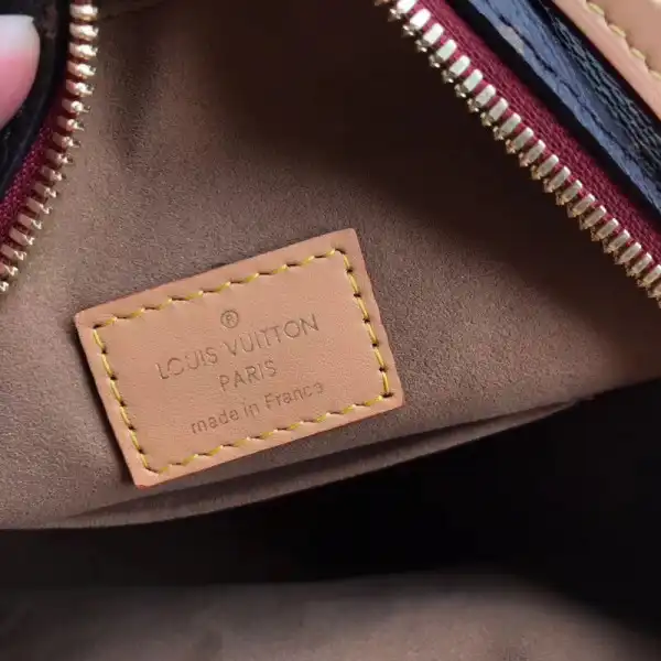 Louis Vuitton PETITE BOITE CHAPEAU