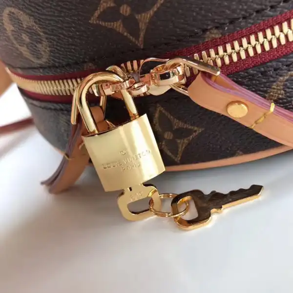 First bag ru Louis Vuitton PETITE BOITE CHAPEAU