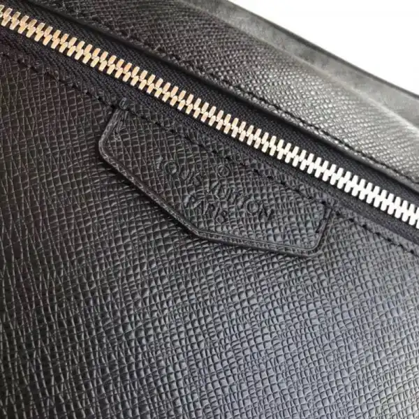 Frstbag ru Louis Vuitton OUTDOOR MESSENGER PM