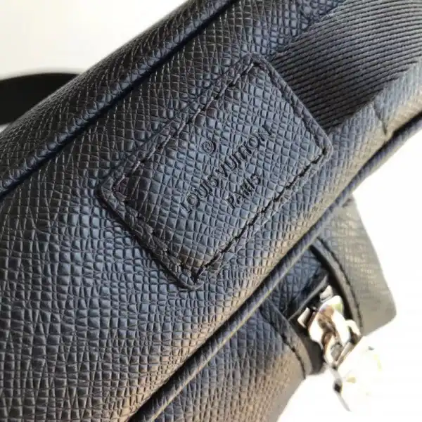 First bag ru Louis Vuitton OUTDOOR MESSENGER PM