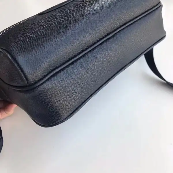 Aaa replica ru Louis Vuitton OUTDOOR MESSENGER PM