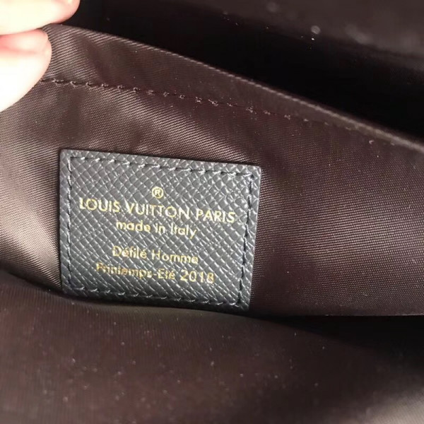 [FREE SHIPPING] Louis Vuitton Messenger