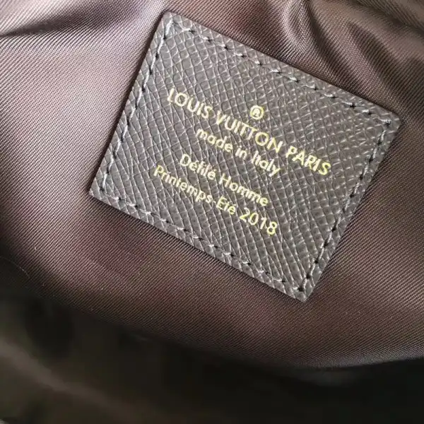 Firstbag Ru Louis Vuitton Messenger