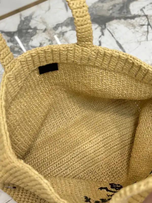 Bagsoffer PRADA Crochet tote bag