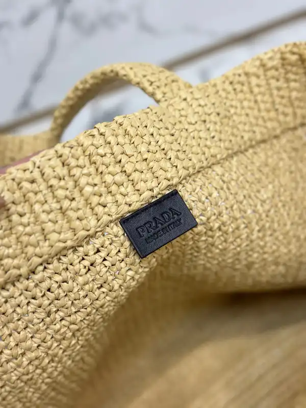 Frstbag ru PRADA Crochet tote bag