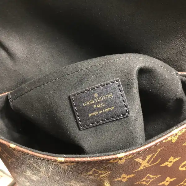 LOUIS VUITTON LOCKY BB