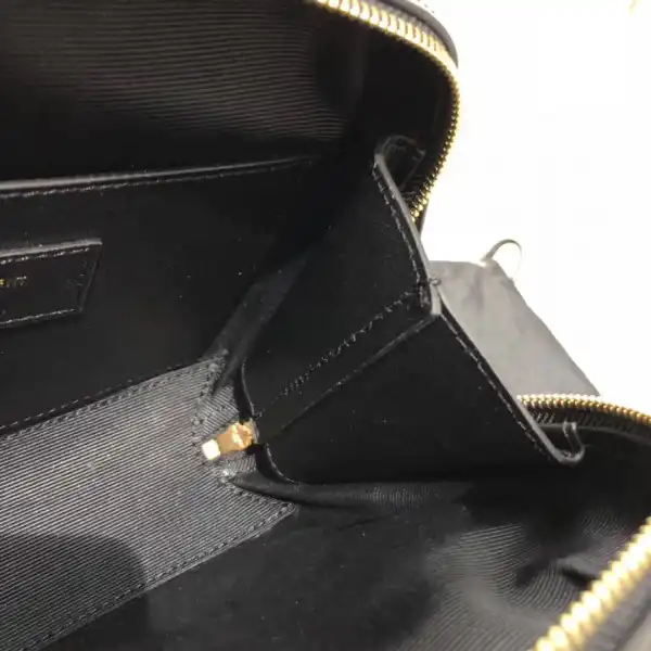 First bag ru YSL Vicky Patent leather