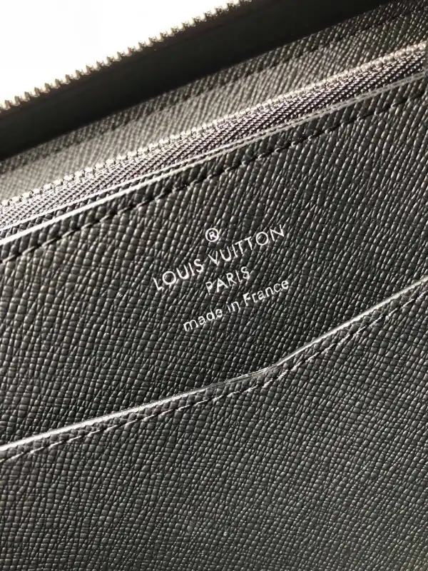 First bag ru Louis Vuitton ZIPPY XL WALLET