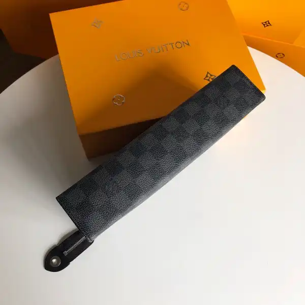 Aaa replica ru Louis Vuitton Clutch M41696