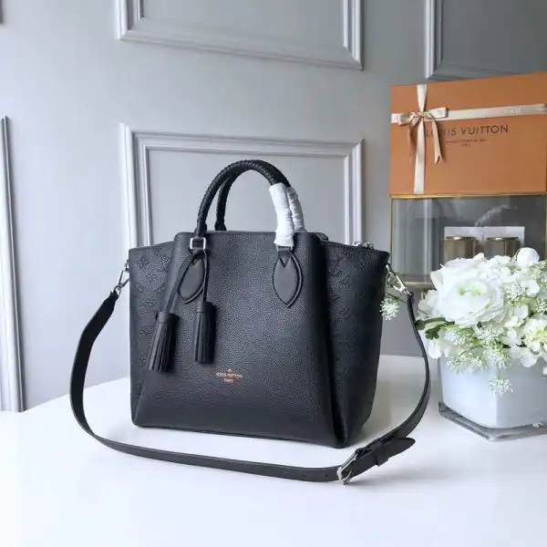 Firstbag Ru Louis Vuitton Haumea Bag