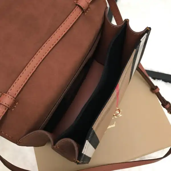 Yupoo bagsoffer Burberry Crossbody Bag