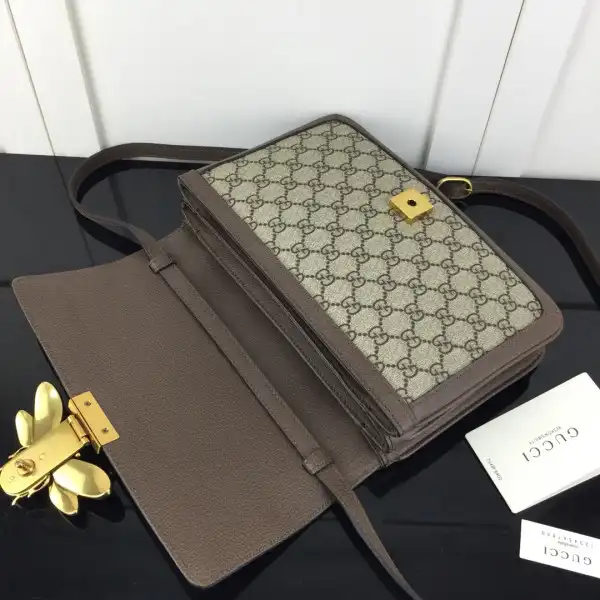 Yupoo bagsoffer Gucci Queen Margaret GG medium shoulder bag