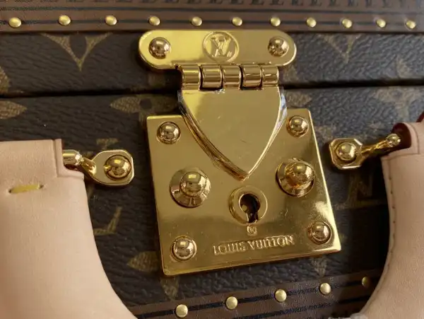 Louis Vuitton Valisette Tresor