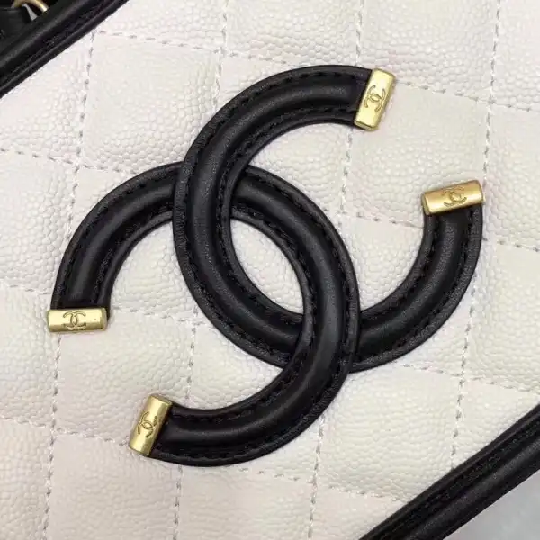 CHANEL VANITY CASE