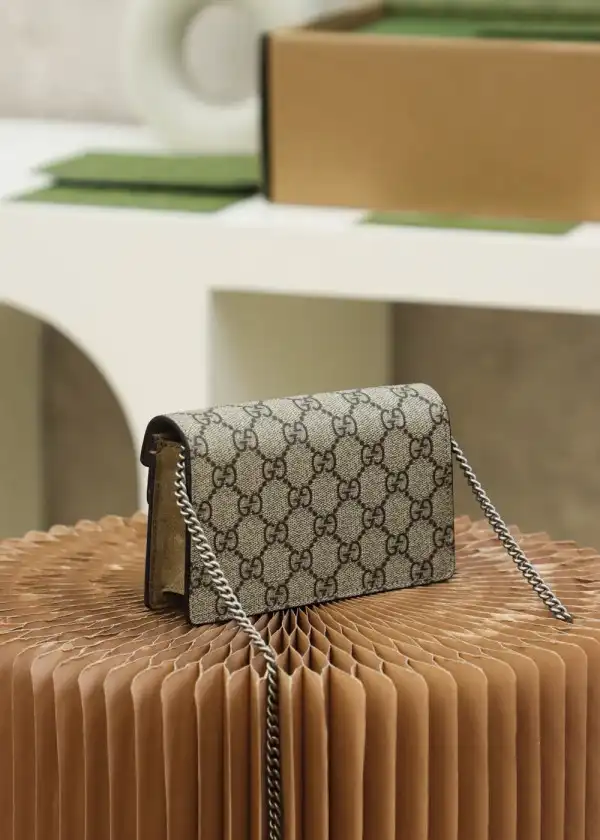 Gucci Dionysus super mini bag