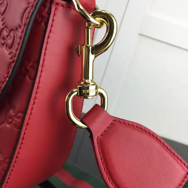 First bag ru Gucci Padlock