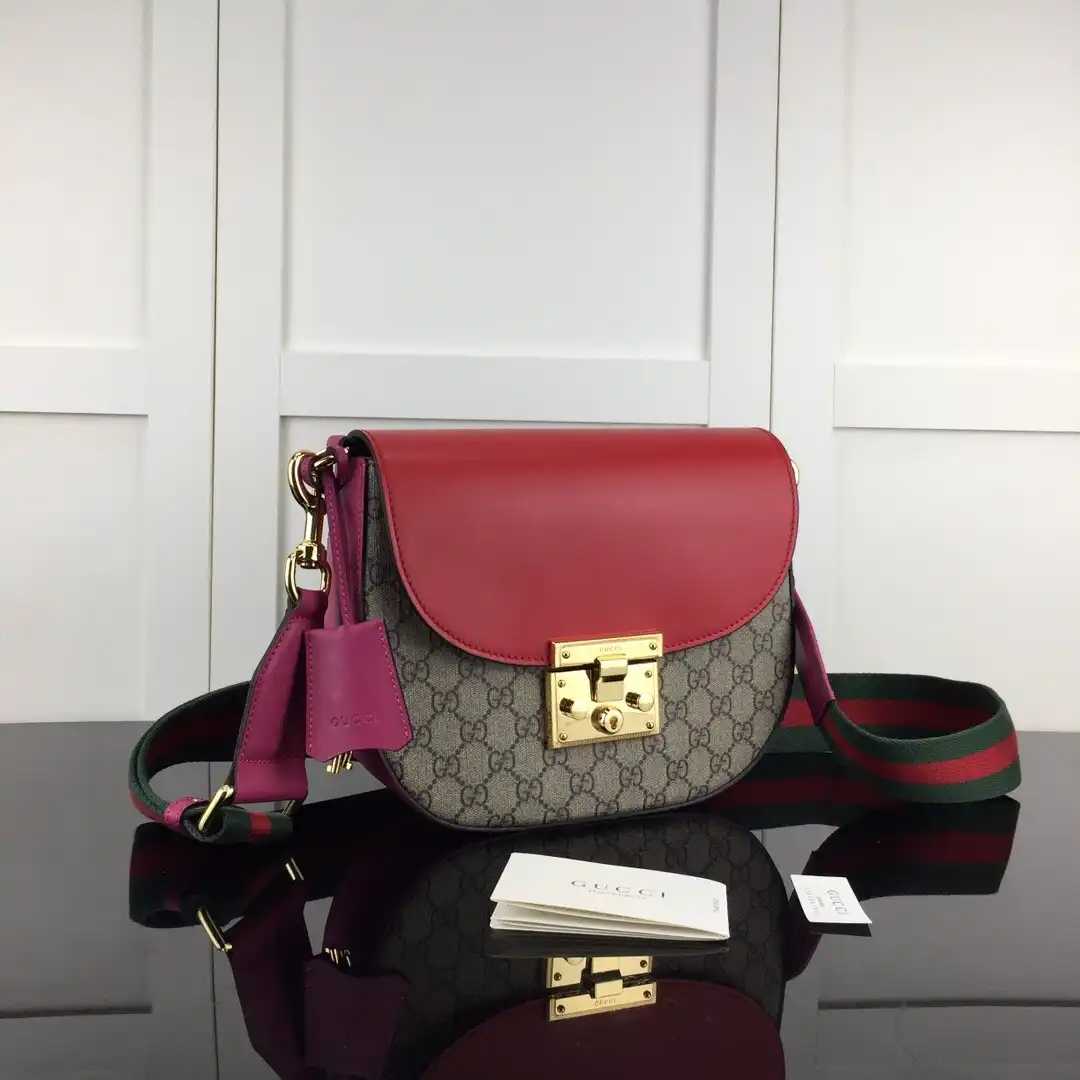 First bag ru Gucci Padlock