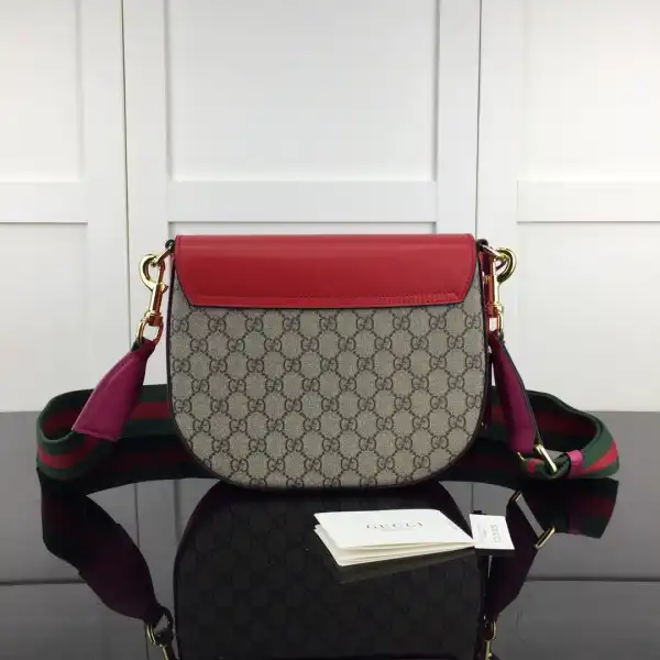 First bag ru Gucci Padlock