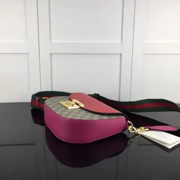 First bag ru Gucci Padlock