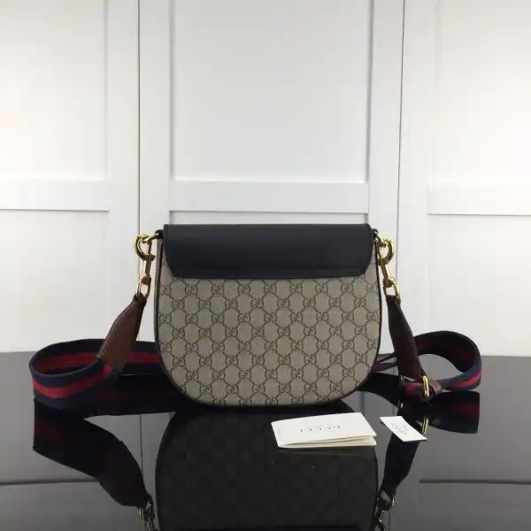 First bag ru Gucci Padlock