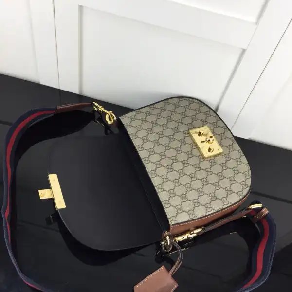 First bag ru Gucci Padlock